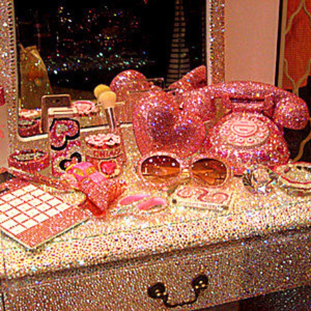 B U N D L E S S . S S S S S S S S S S SSSS